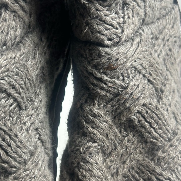 UGG Boot Bootie Cable Knit Bow Ribbon Lace Back Isla Gray Suede Womenโs Size 6 - Picture 10 of 10